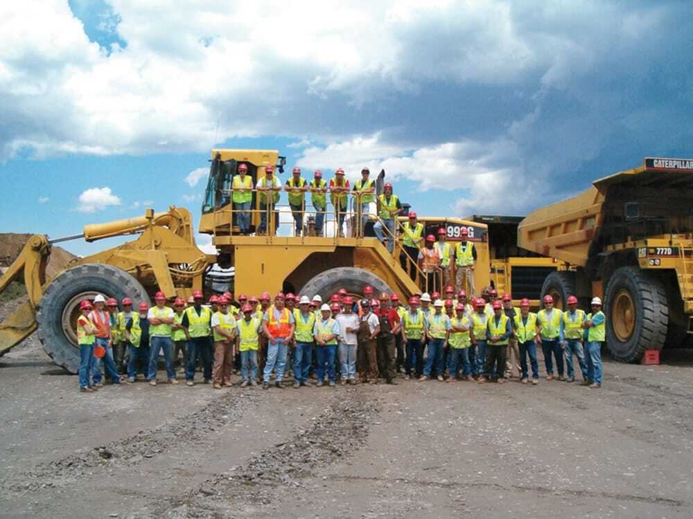 03 san-manuel-mine-people-2