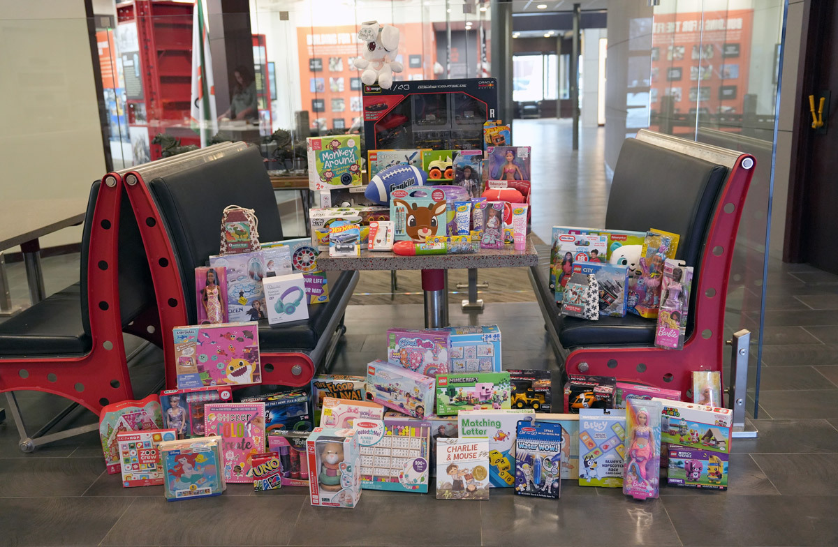 07 centralofficetoys2025-web