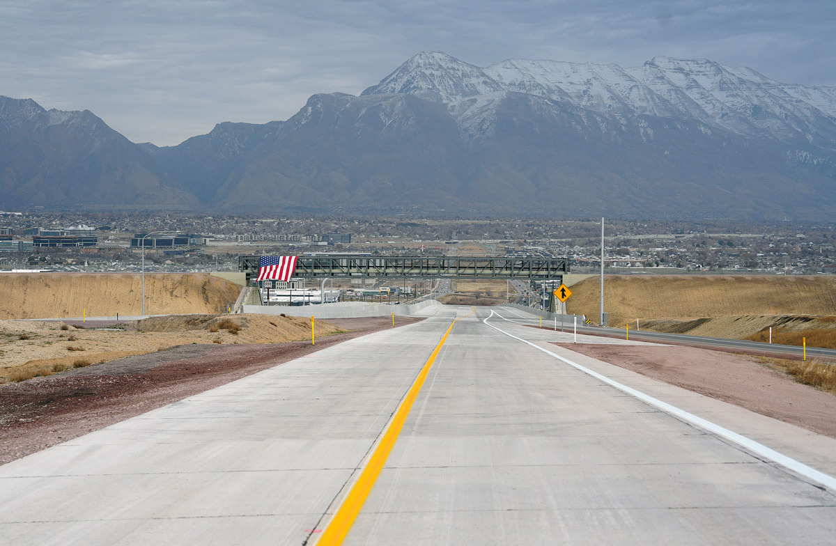 05-mountainviewcorridor1