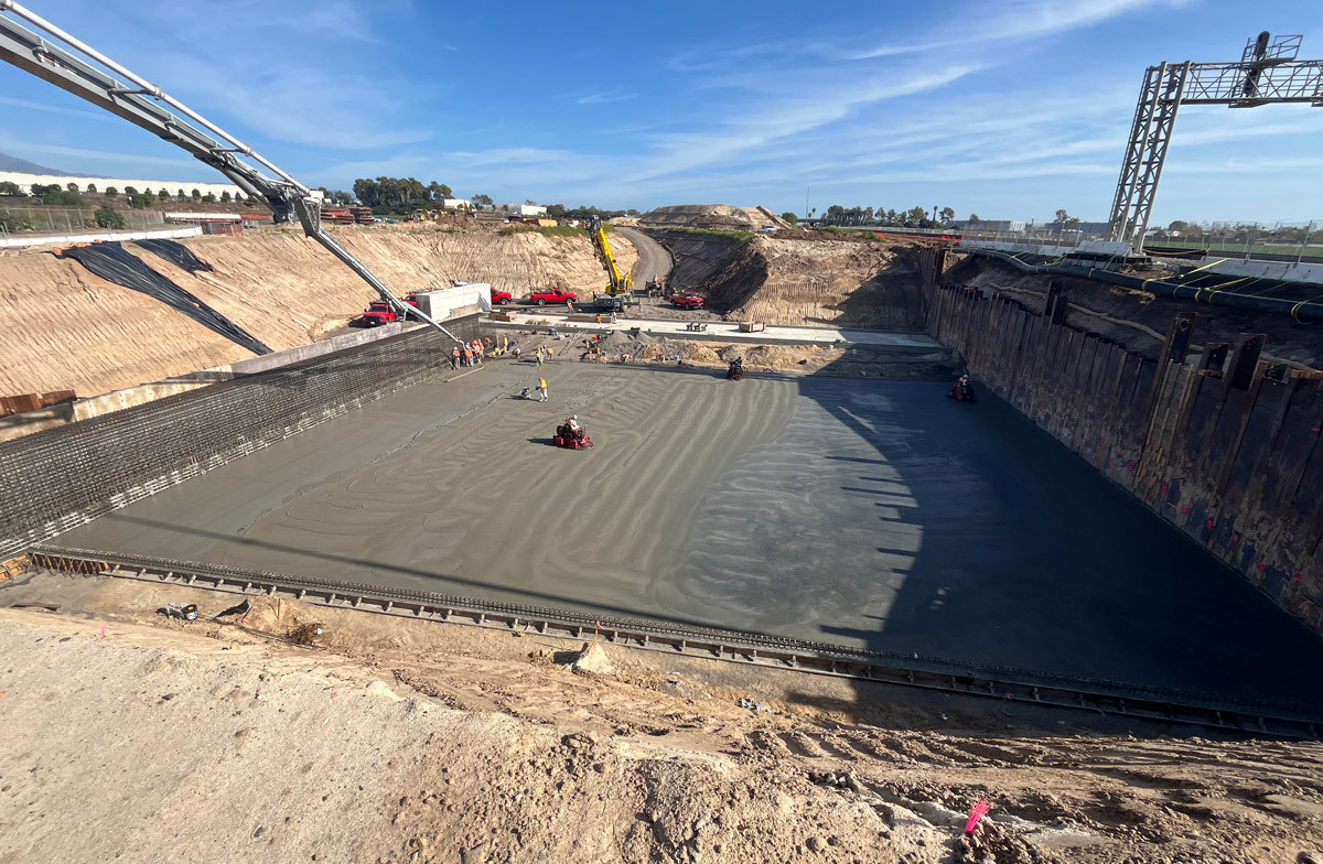 01 250515-irvineca-79280149817-web