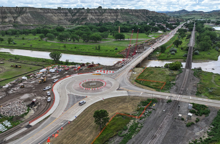 243507-medora-nddot-voeller-project-99-web